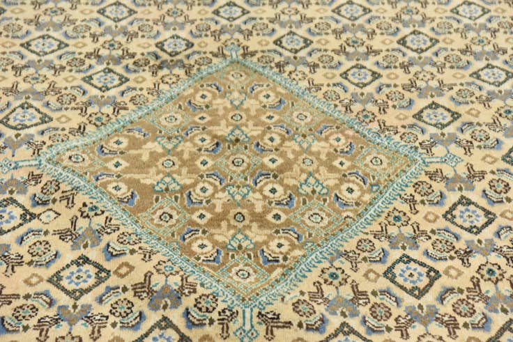 Detail image of 9' 10 x 13' 5 Hand Knotted Farahan Persian Wool Rug