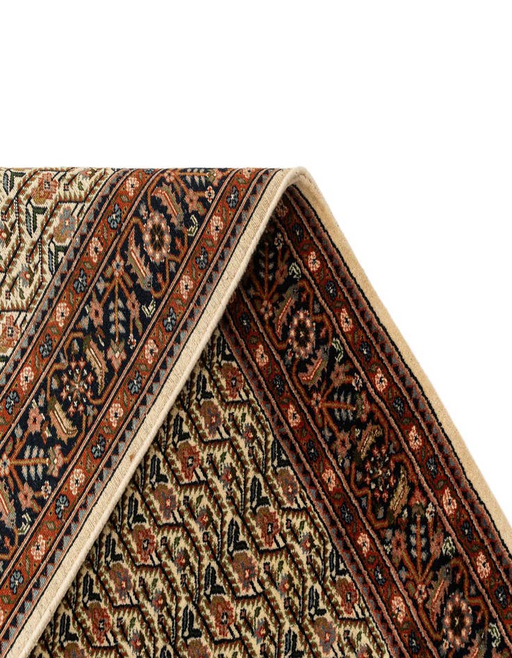 Detail image of 4' 8 x 6' 5 Ferahan Rug