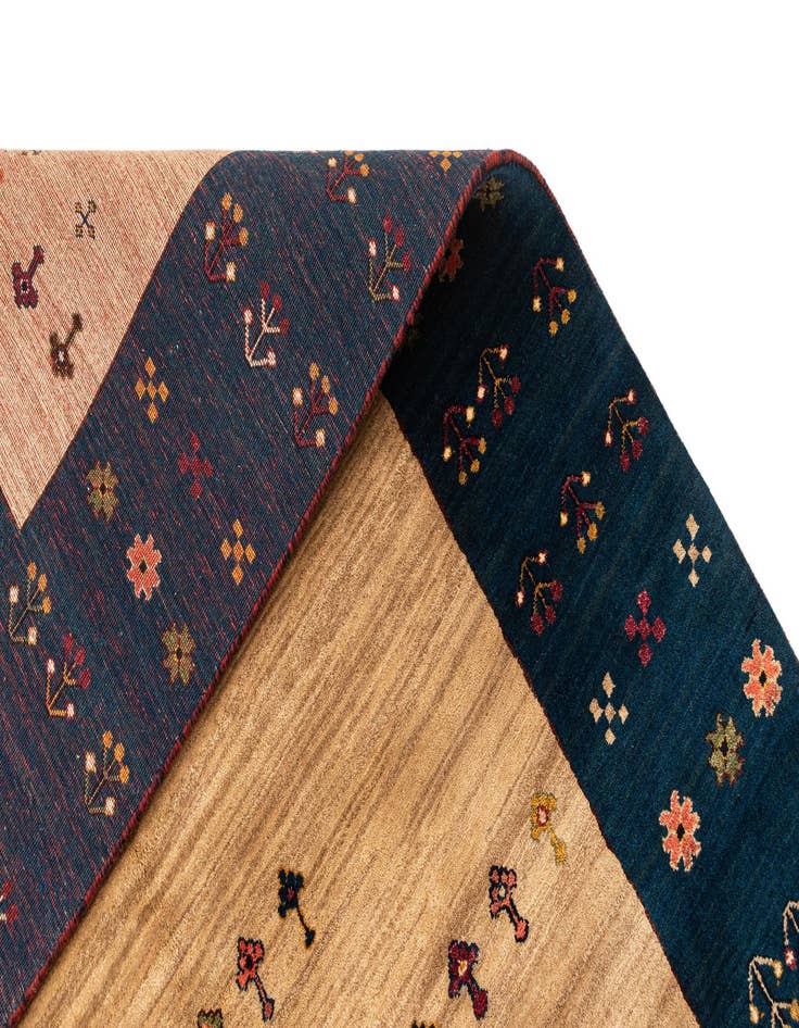 Detail image of 4' 8 x 6' 8 Gabbeh Rug