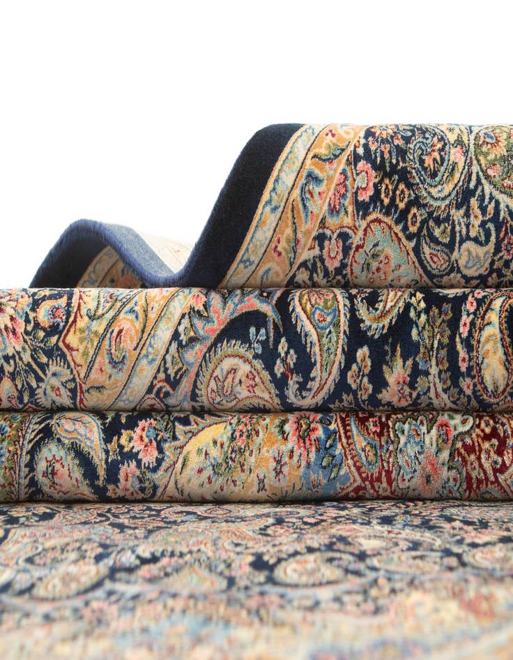 Detail image of 4' 9 x 7' 5 Ghom Design Rug