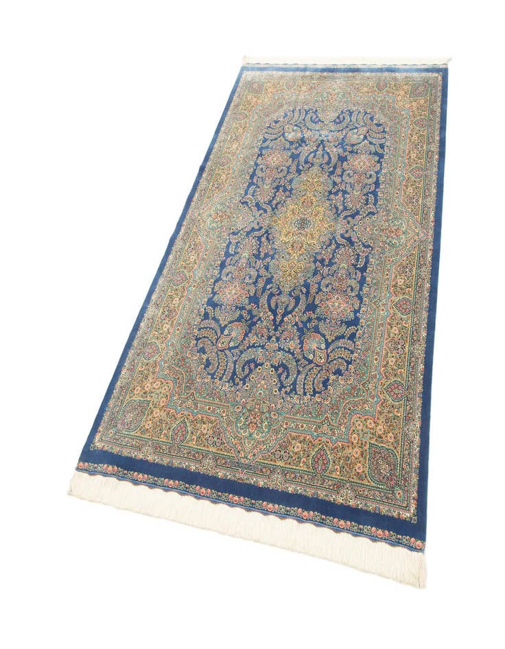 Detail image of 4' 9 x 7' 5 Ghom Design Rug