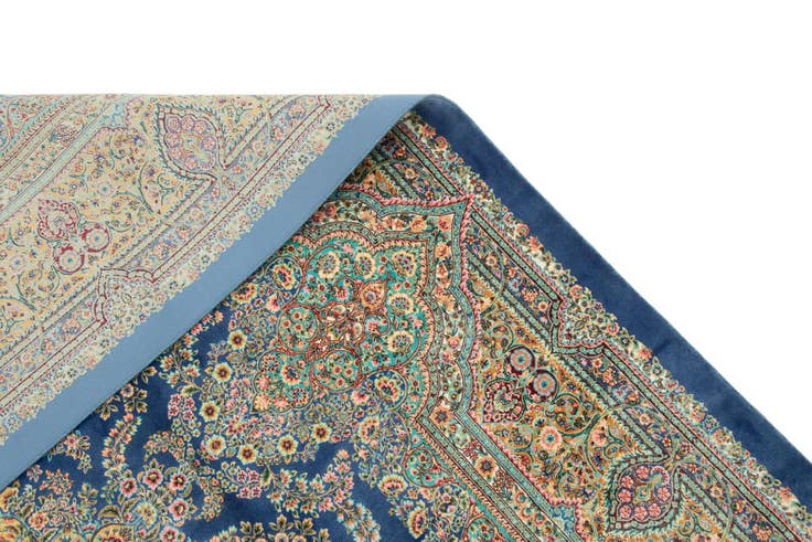 Detail image of 4' 9 x 7' 5 Ghom Design Rug