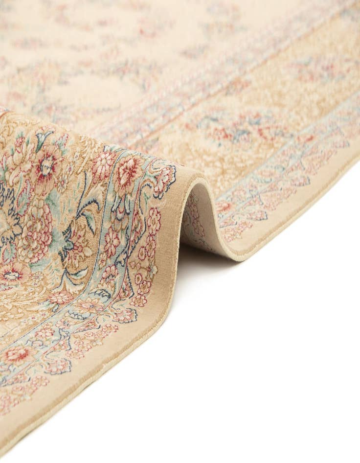 Detail image of 6' 4 x 9' 7 Ghom Design Rug