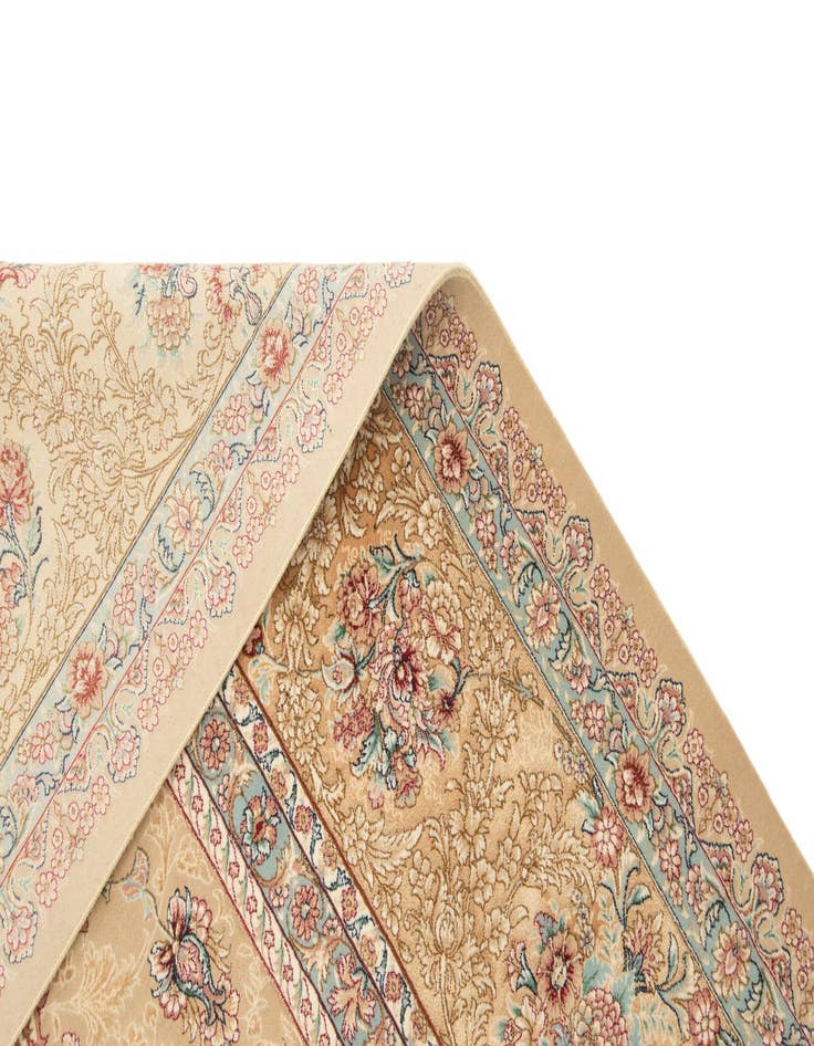 Detail image of 6' 4 x 9' 7 Ghom Design Rug