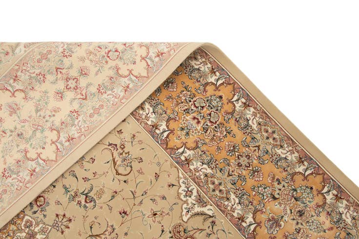 Detail image of 6' 6 x 9' 7 Ghom Design Rug