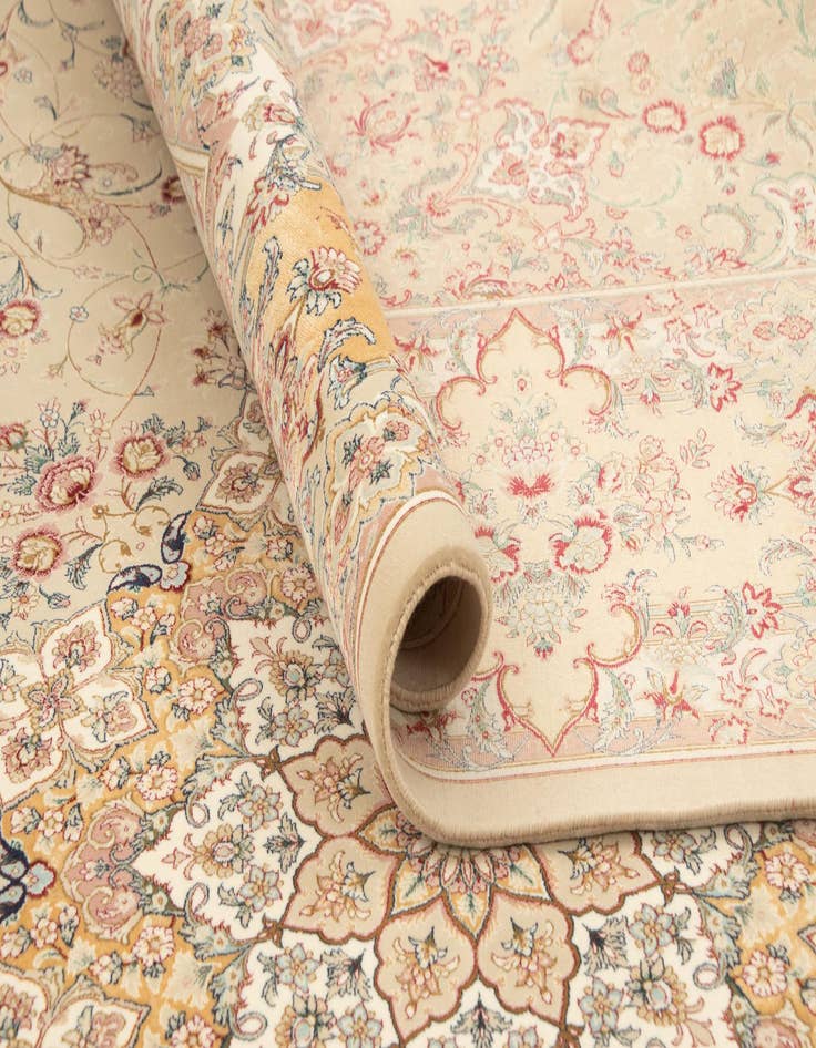 Detail image of 6' 6 x 9' 7 Ghom Design Rug