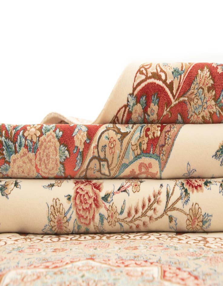 Detail image of 6' 4 x 9' 7 Ghom Design Rug