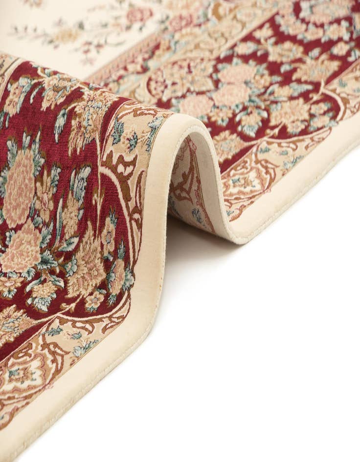 Detail image of 6' 6 x 9' 8 Ghom Design Rug