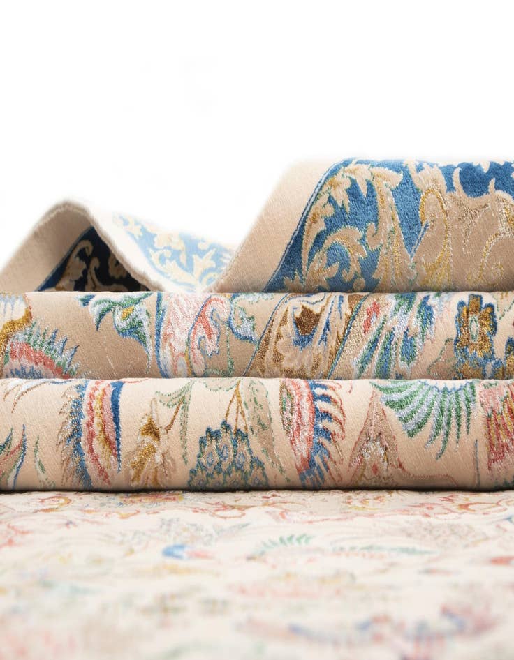 Detail image of 6' 7 x 9' 10 Ghom Design Rug