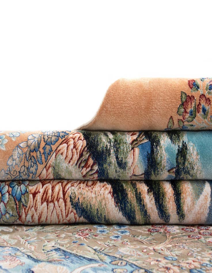 Detail image of 4' 11 x 7' 5 Ghom Design Rug