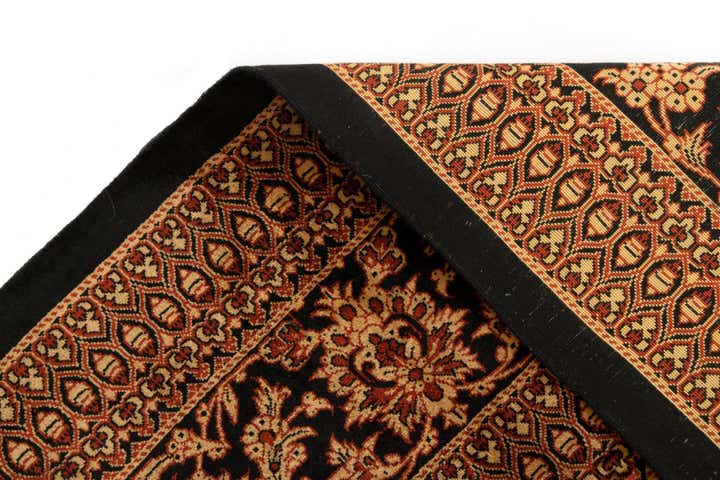 4' 6 x 6' 7 Ghom Rug