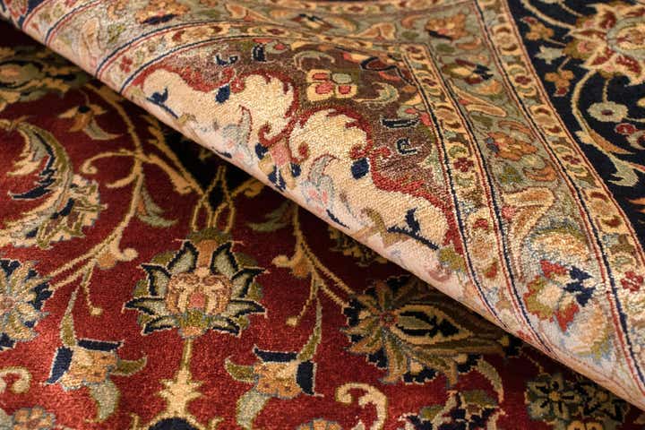 4' 7 x 6' 8 Ghom Silk Rug
