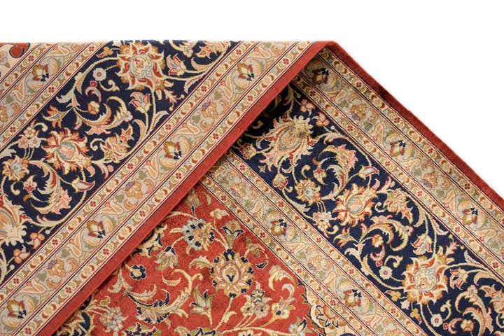 4' 7 x 6' 8 Ghom Silk Rug