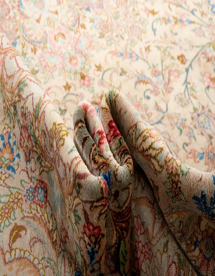 Detail image of 6' 8 x 9' 10 Ghom Silk Rug