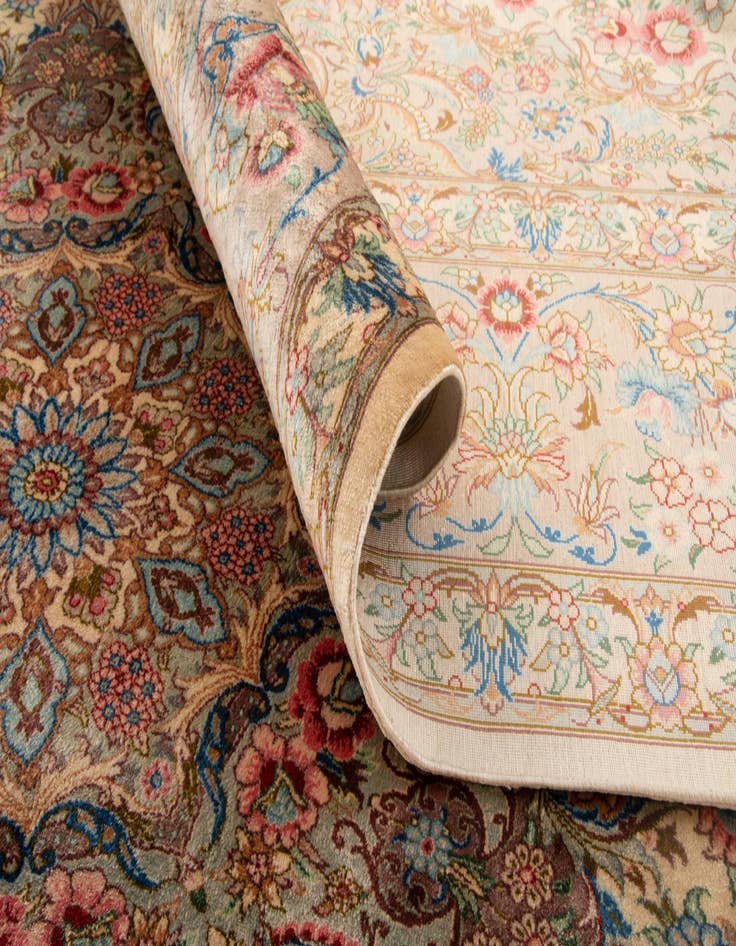 Detail image of 6' 8 x 9' 10 Ghom Silk Rug