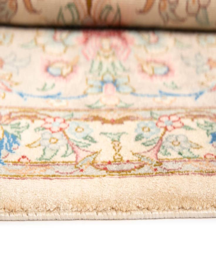 Detail image of 6' 8 x 9' 10 Ghom Silk Rug