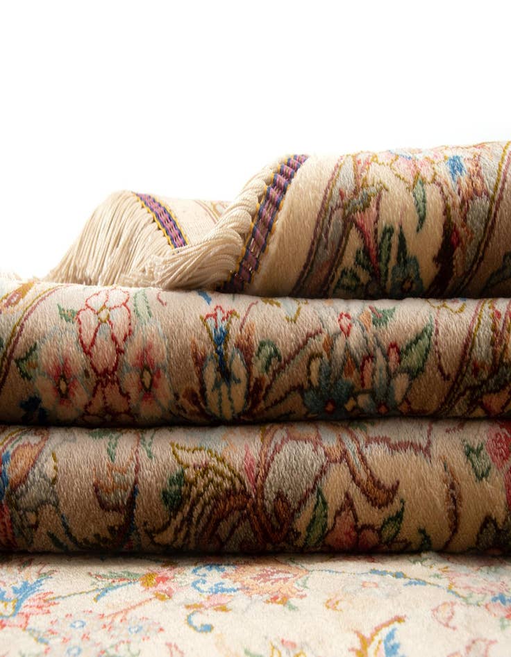 Detail image of 6' 8 x 9' 10 Ghom Silk Rug