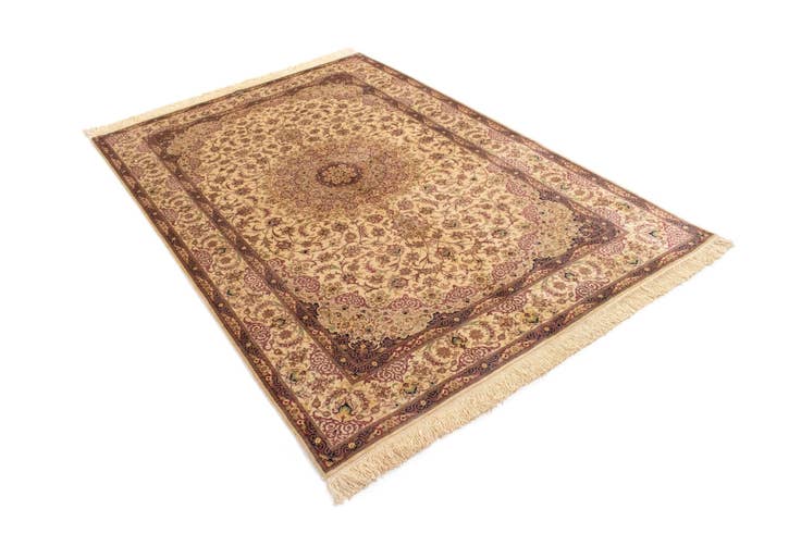 Detail image of 4' 2 x 6' 6 Ghom Silk Rug