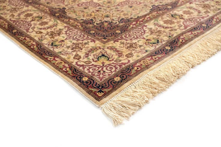 Detail image of 4' 2 x 6' 6 Ghom Silk Rug