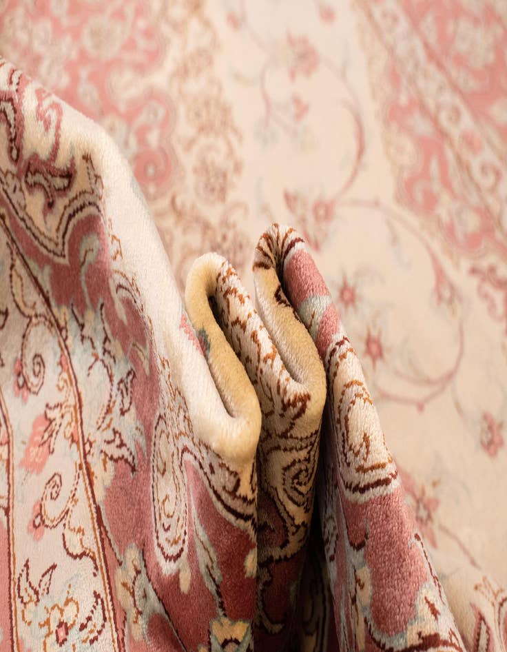 Detail image of 4' 4 x 6' 8 Ghom Silk Rug