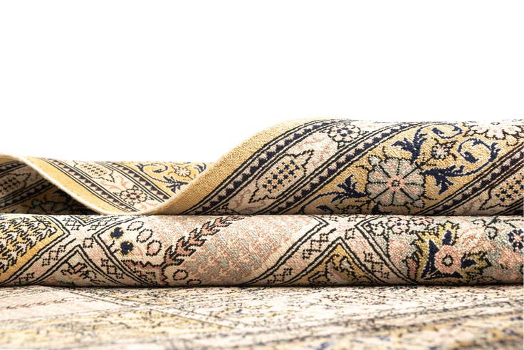 Detail image of 95cm x 155cm Ghom Silk Rug