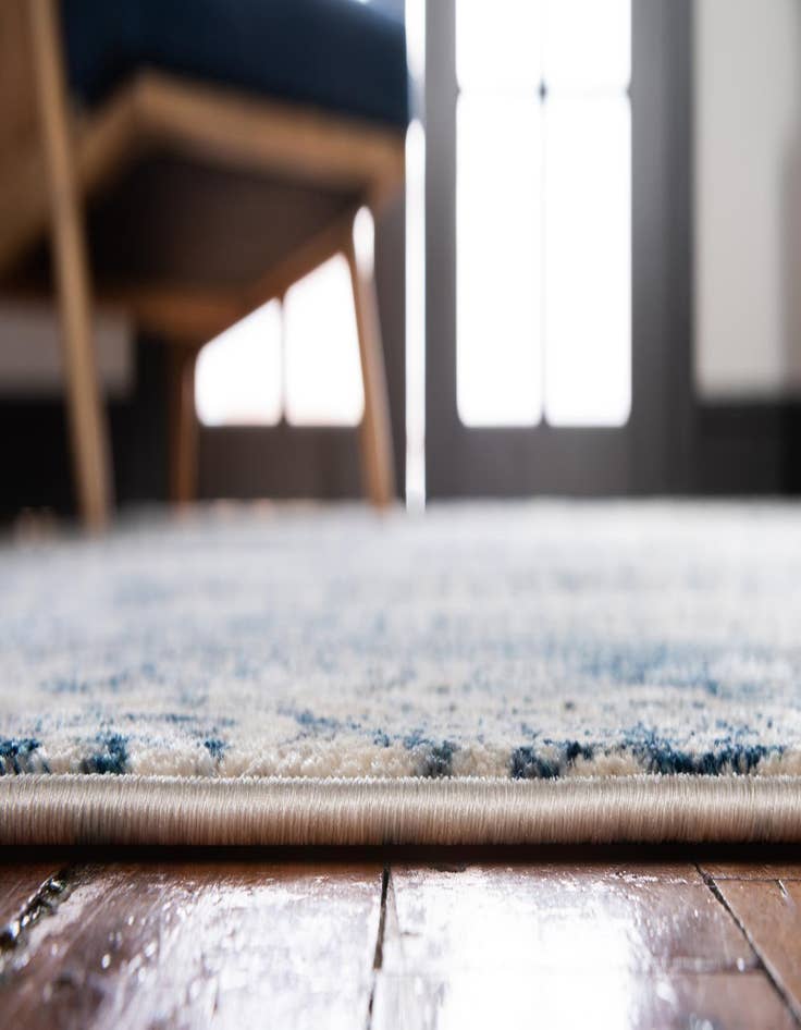 Detail image of 4' x 6' Gossamer Rug