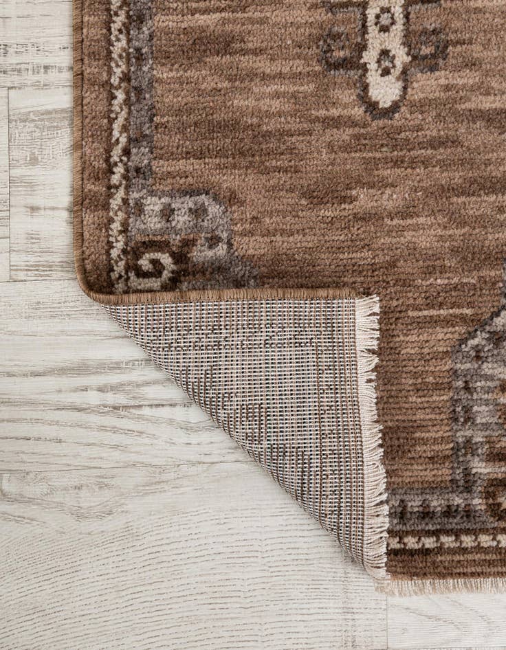 Detail image of 5' x 5' Grand Tradition Rug