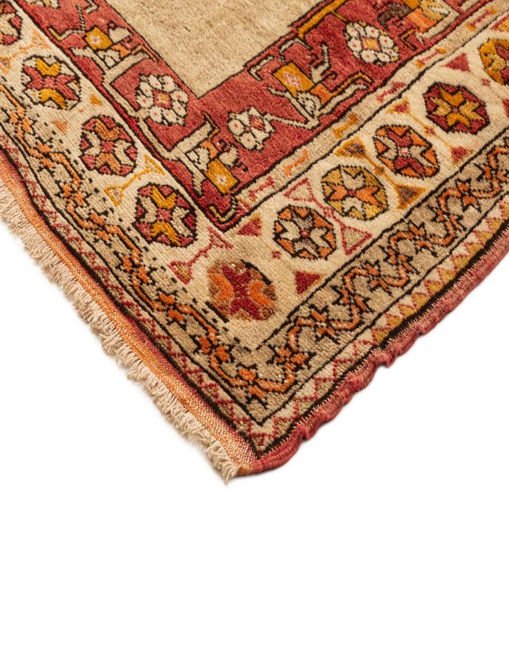 Detail image of 2' 9 x 4' 4 Güney Rug