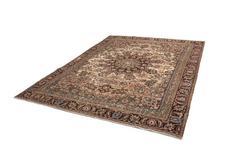 Detail image of 9' x 11' 6 Hamedan Wool Rug