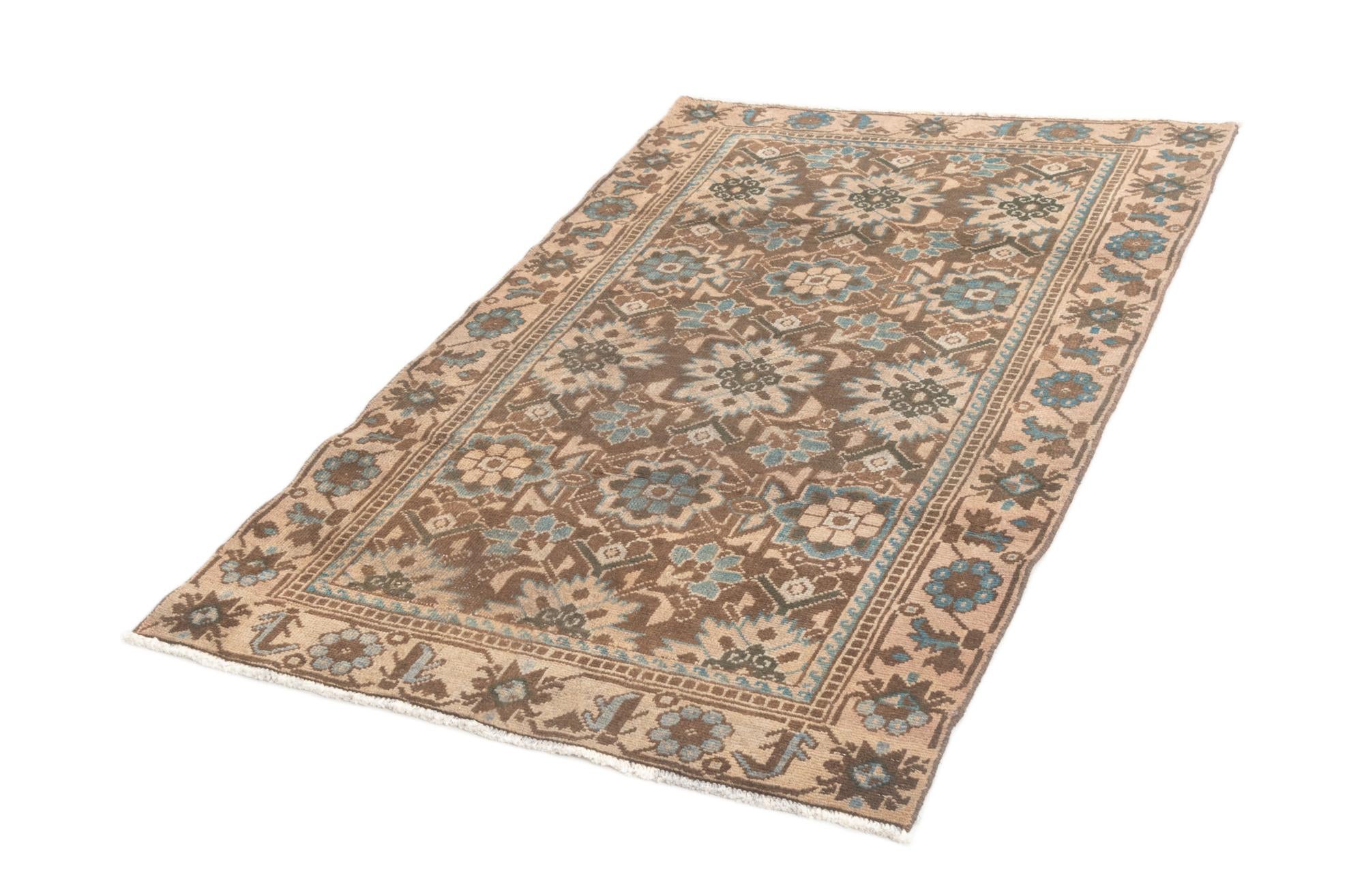 3' 4 x 3' 10 Hamedan Rug