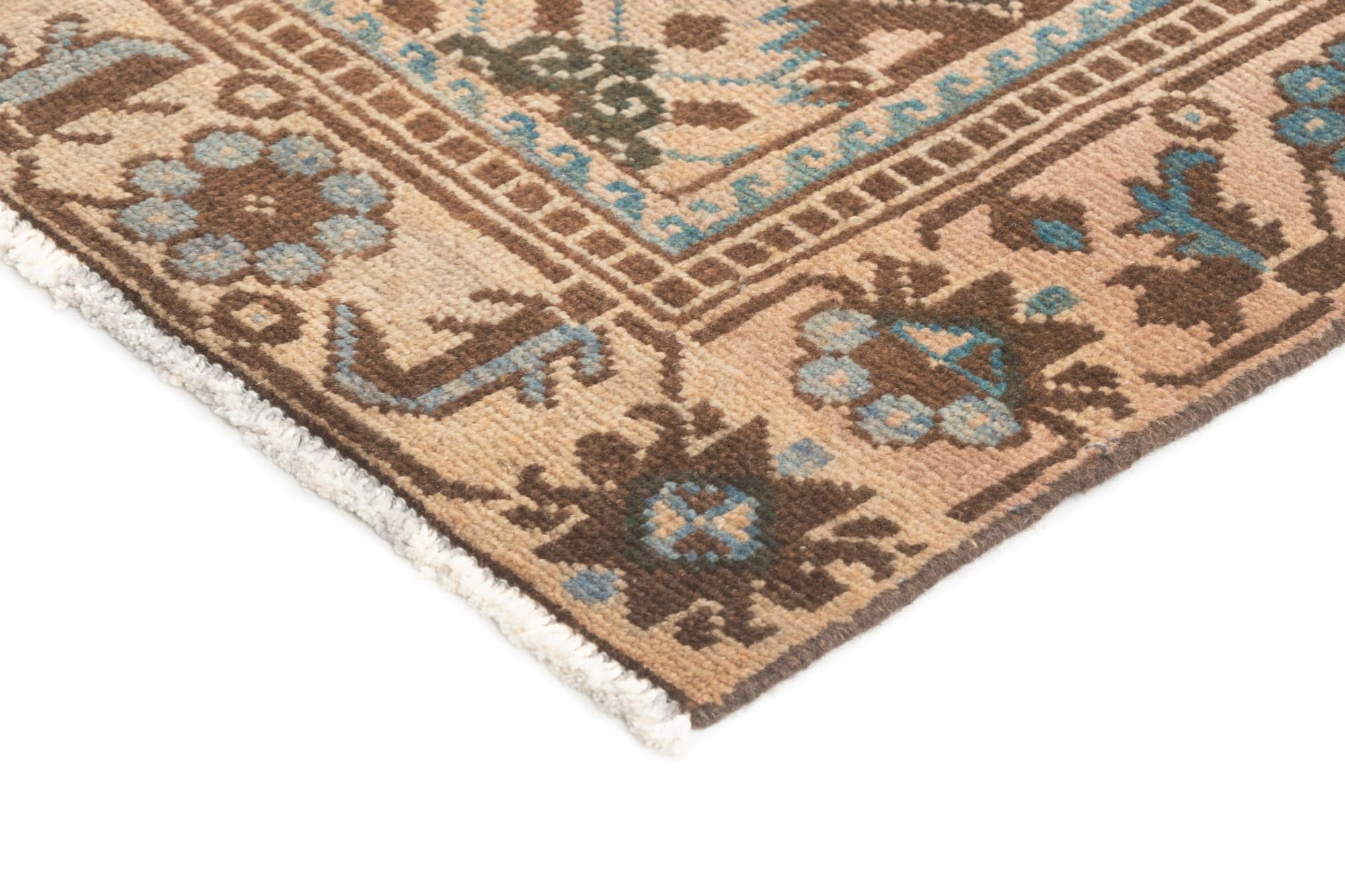 3' 4 x 3' 10 Hamedan Rug