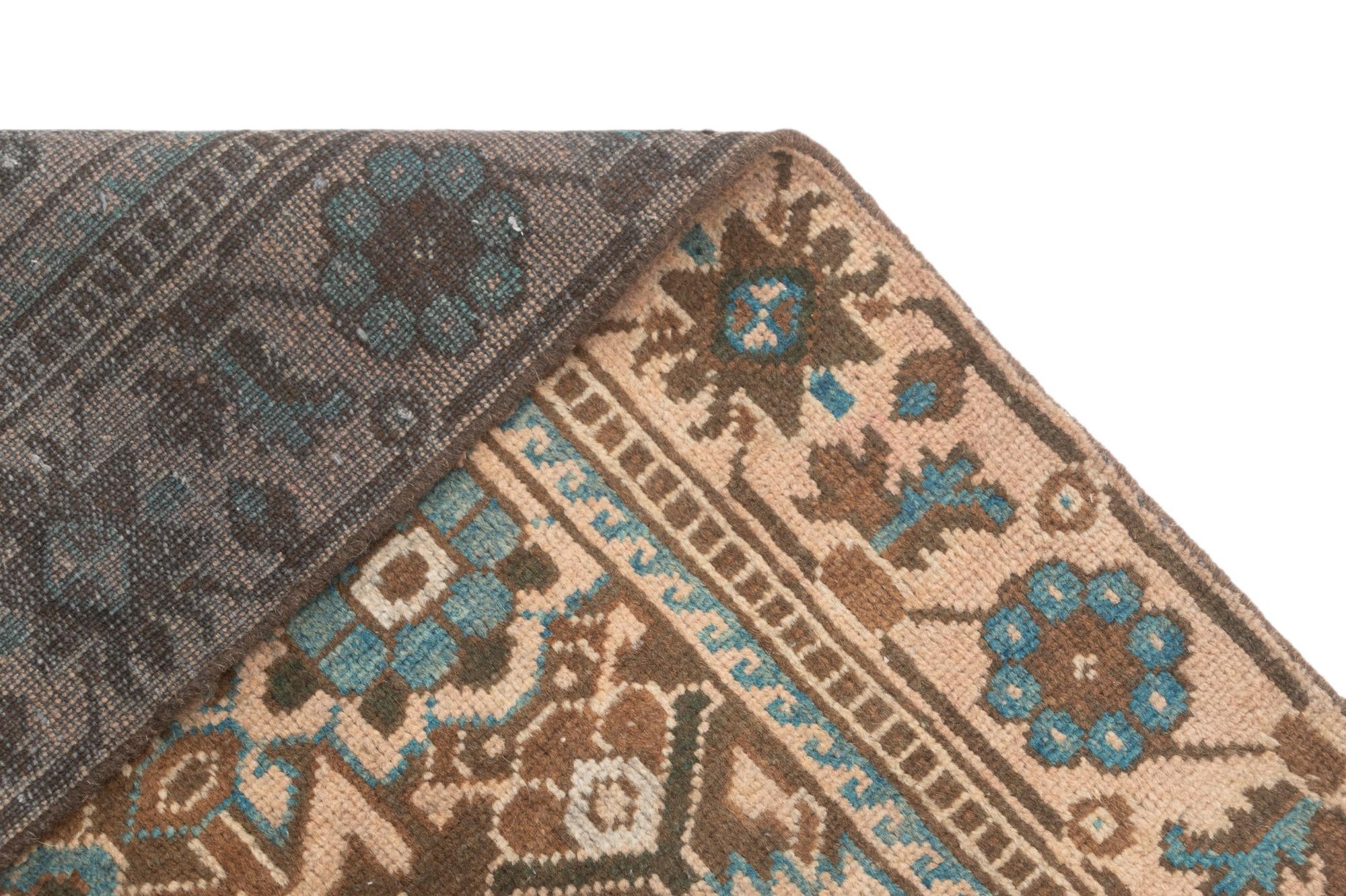 3' 4 x 3' 10 Hamedan Rug
