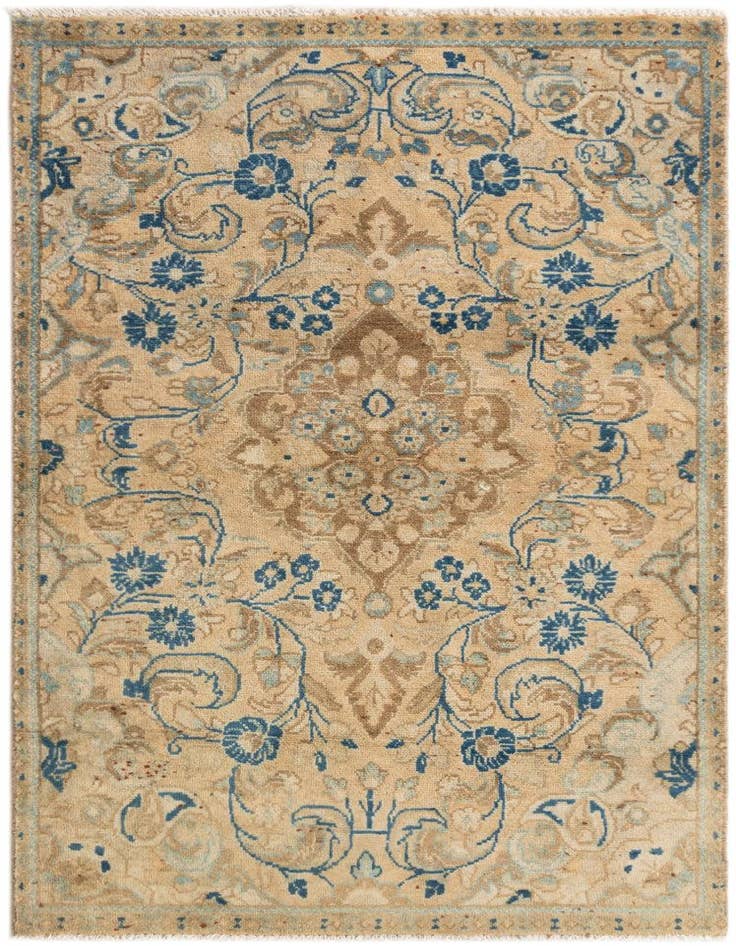Detail image of 3' 2 x 5' 7 Hamedan Rug
