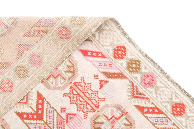 Detail image of 4' 1 x 8' 4 Hamedan Rug