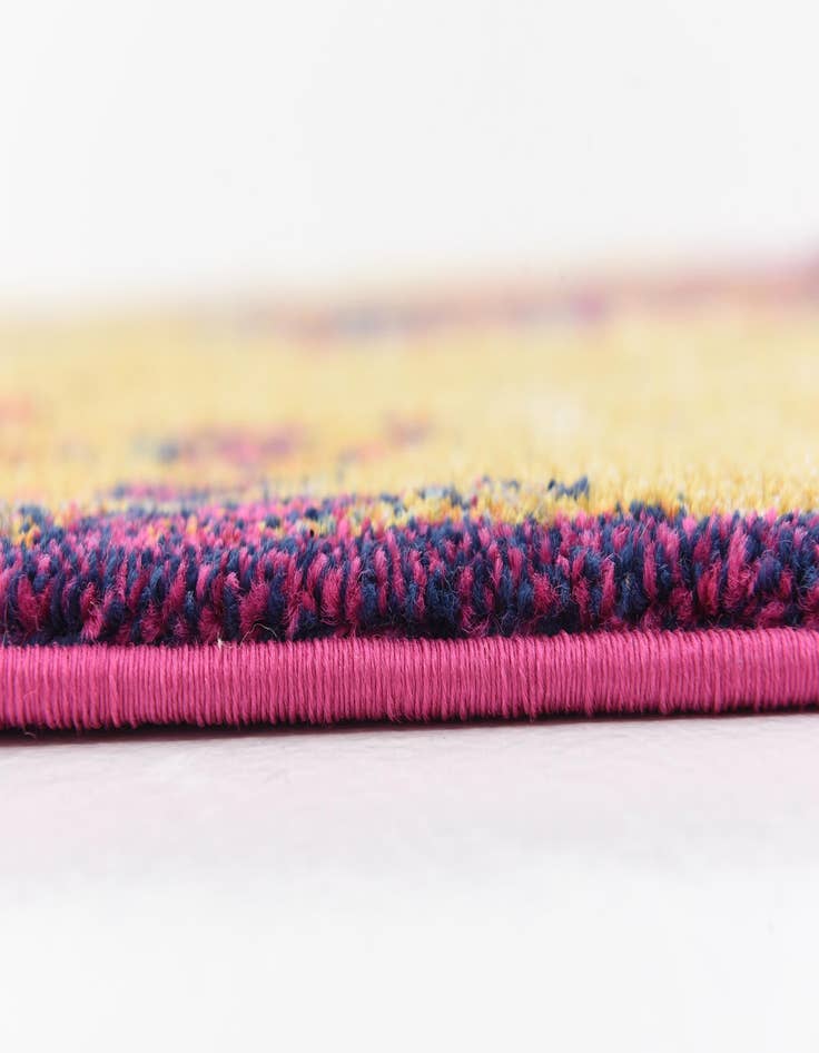 Detail image of 5' 2 x 7' 6 Heritage Rug