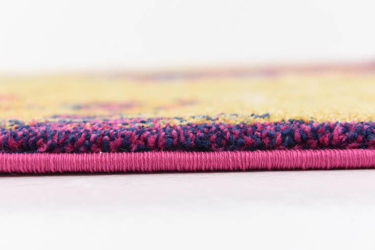 Detail image of 5' 2 x 7' 6 Heritage Rug