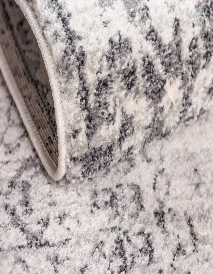 Detail image of 9' x 12' Heritage Rug