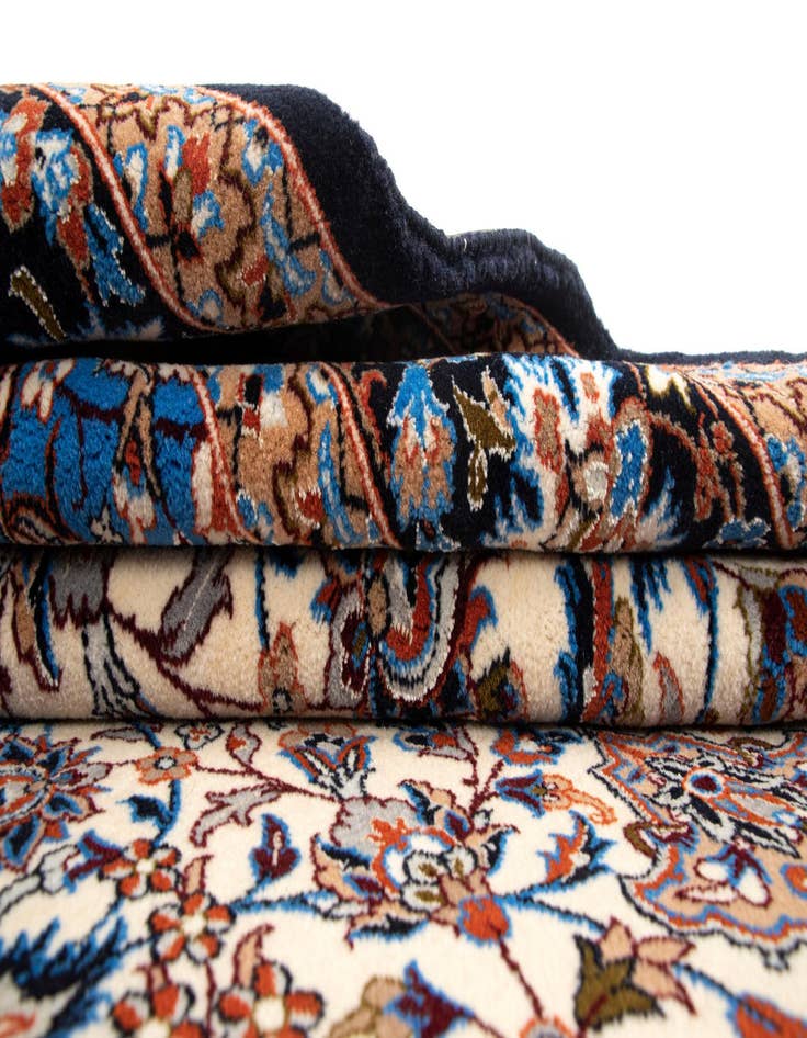 Detail image of 3' 8 x 5' 10 Isfahan Rug