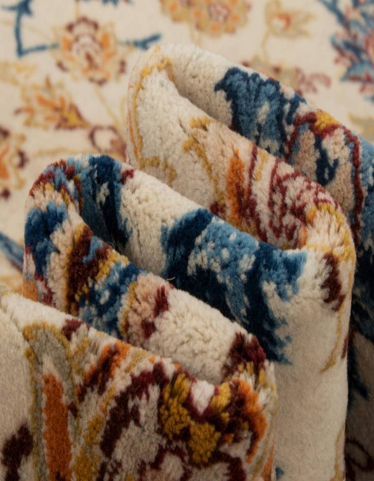 Detail image of 4' 9 x 7' 3  Hand Knotted Isfahan Persian Rug