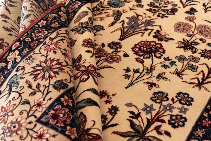 Detail image of 4' 10 x 7' 8 Isfahan Wool Rug