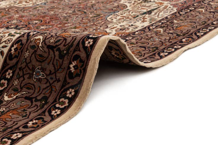 Detail image of 2' 11 x 4' 8 Isfahan Rug