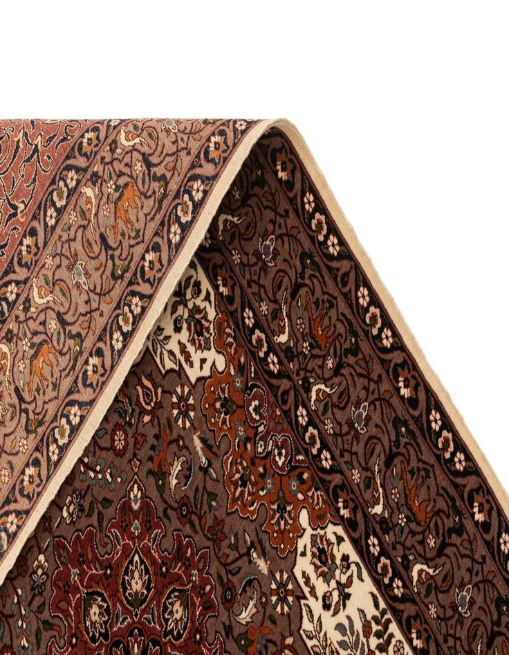 Detail image of 2' 11 x 4' 8 Isfahan Rug