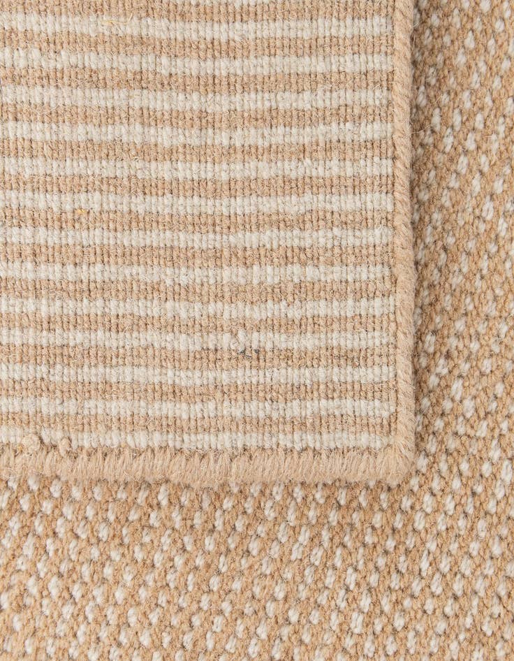 Detail image of 2' 2 x 3' 2  Hand Woven Jill Zarin English Manor Wool Rug