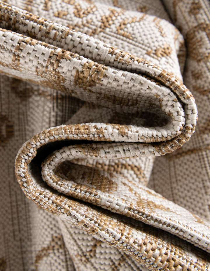 5' 3 x 8' Easy-Clean Jill Zarin Dubai Indoor / Outdoor Rug
