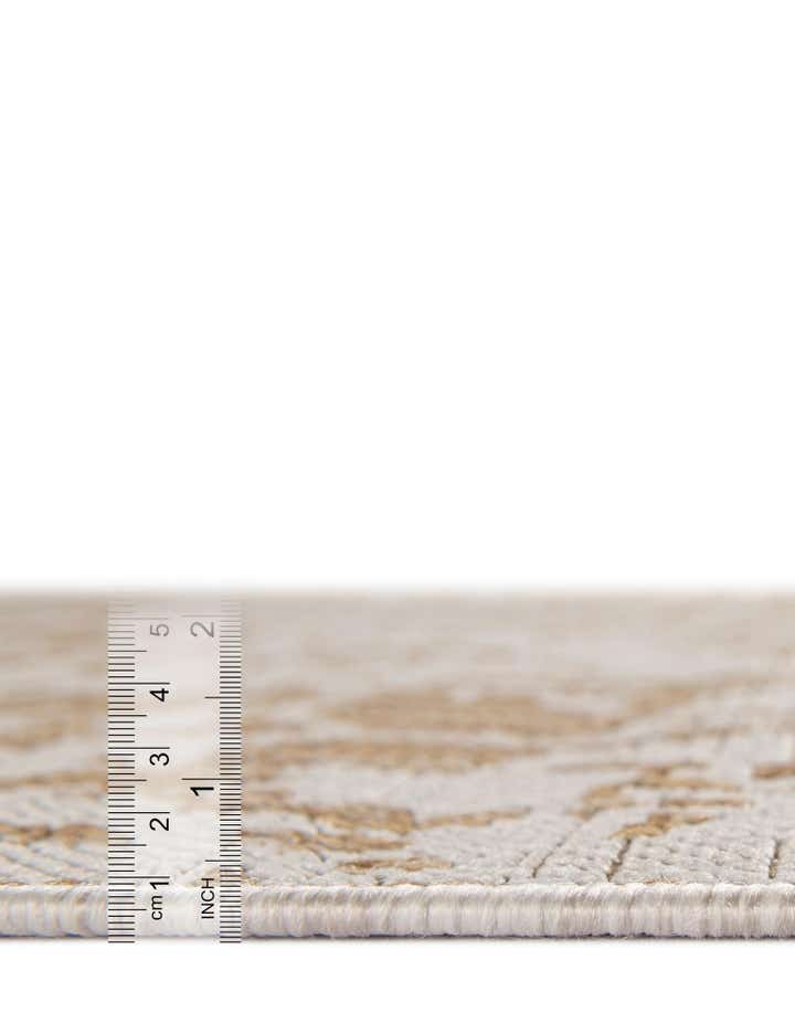 5' 3 x 8' Easy-Clean Jill Zarin Dubai Indoor / Outdoor Rug