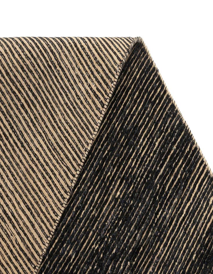 Detail image of 6' x 10' Juma Wool Rug