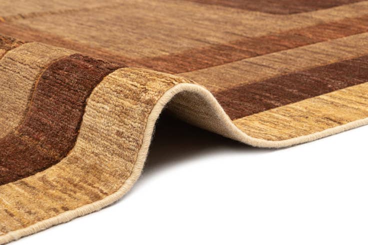 Detail image of 6' 7 x 9' 6 Juma Wool Rug