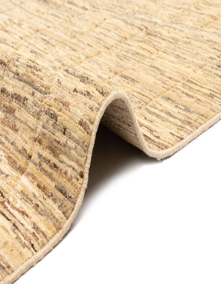 Detail image of 8' x 11' 4 Juma Wool Rug