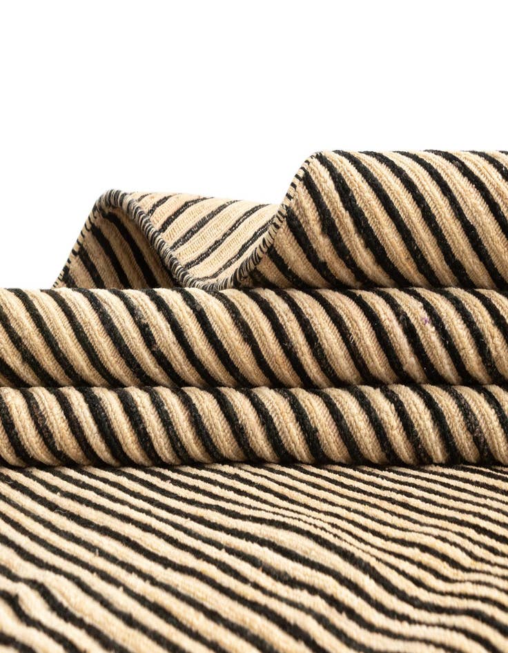 Detail image of 7' 9 x 11' 7 Juma Wool Rug