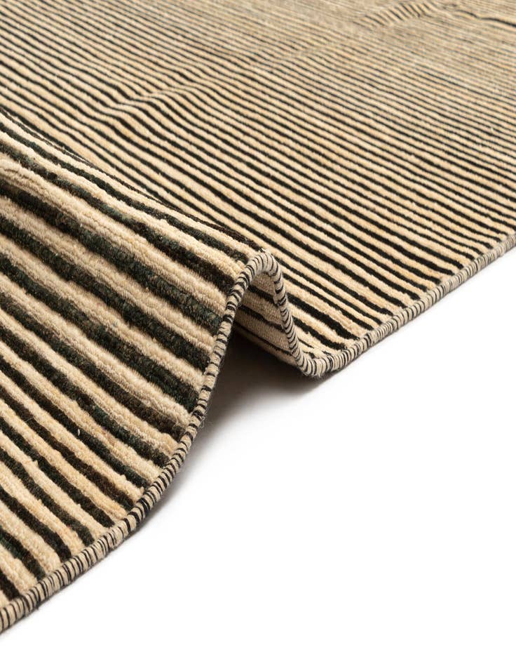 Detail image of 7' 9 x 11' 7 Juma Wool Rug